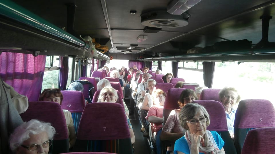 Na cestu autobusem se zájemci vydali již v 7 hodin ráno Na cestu autobusem se zájemci vydali již v 7 hodin ráno
