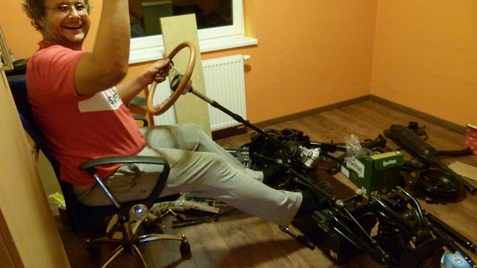 Přední náprava je hotová Přední náprava je hotová