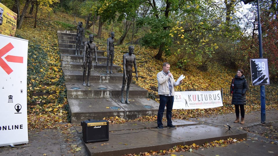 Štěpán Černoušek na vzpomínkové akci Navrácení jmen na pražském Újezdě | foto: Jekatěrina Staševská