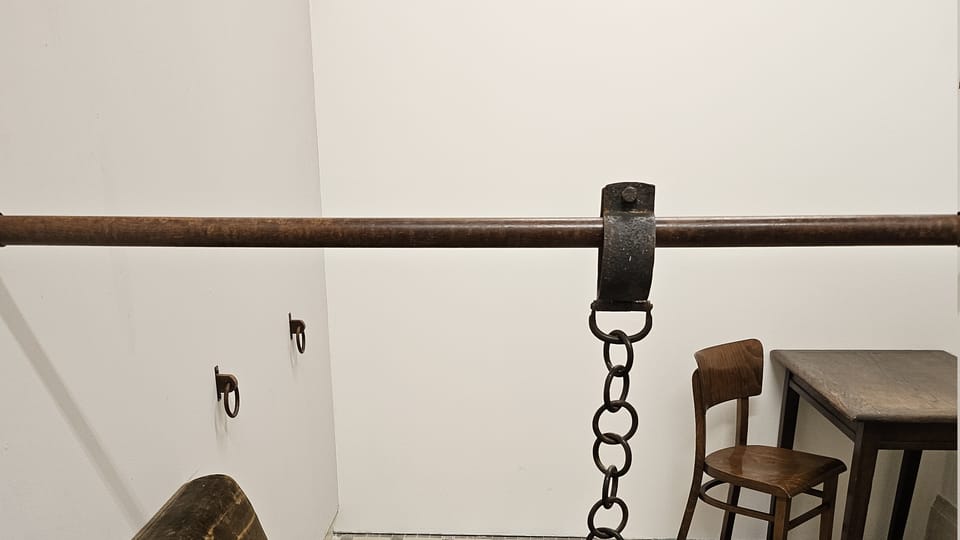 Zvěrstva gestapa připomíná v Petschově paláci expozice | Foto: Klára Stejskalová, Radio Prague International Zvěrstva gestapa připomíná v Petschově paláci expozice | Foto: Klára Stejskalová, Radio Prague International
