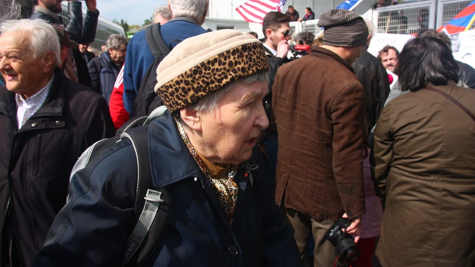 Oslavy 1. máje na pražském výstavišti patří komunistům, přišli i jejich odpůrci, foto: Štěpánka Budková Oslavy 1. máje na pražském výstavišti patří komunistům, přišli i jejich odpůrci, foto: Štěpánka Budková