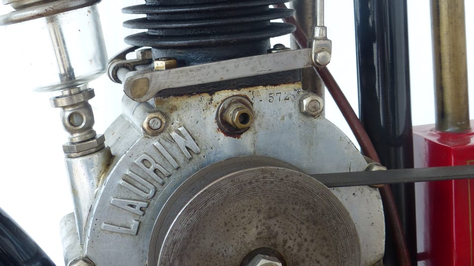 Motor Laurin, Klement z politických důvodů zbroušen | Foto: Petr Lukeš, Radio Prague International Motor Laurin, Klement z politických důvodů zbroušen | Foto: Petr Lukeš, Radio Prague International