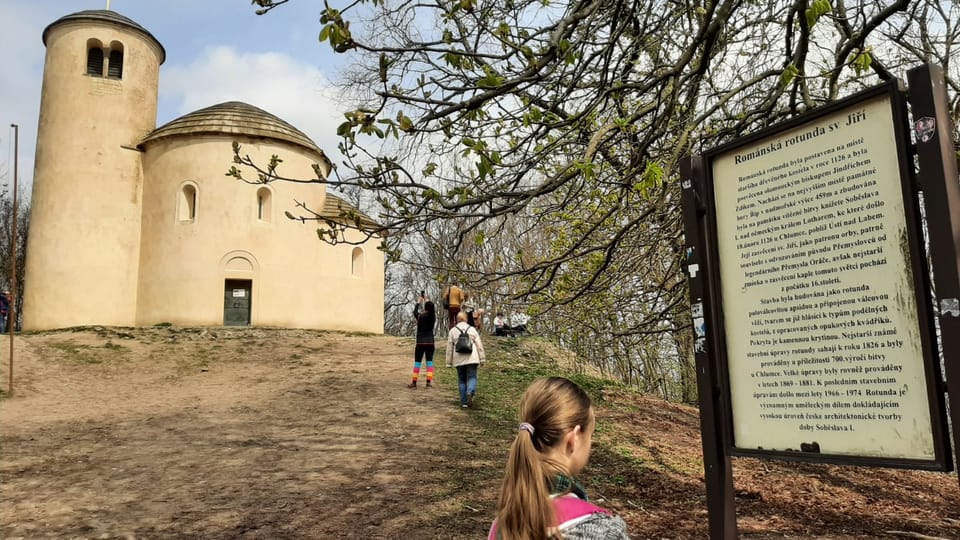 Rotunda sv. Jiří na vrcholu Řípu | Foto: Lenka Žižková, Radio Prague International Rotunda sv. Jiří na vrcholu Řípu | Foto: Lenka Žižková, Radio Prague International