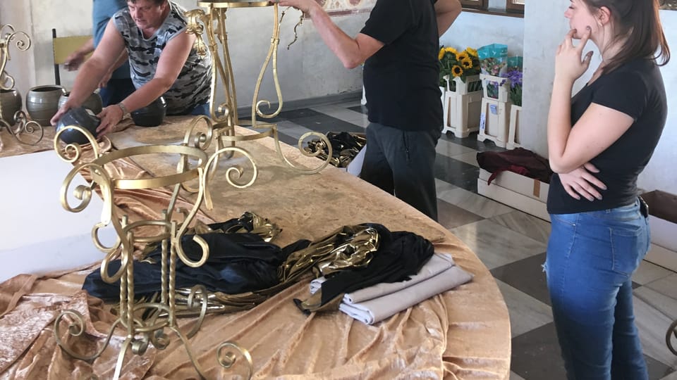 Účastníci workshopu se chystají vyrábět barokní květinová aranžmá, foto: Jiří Martinek Účastníci workshopu se chystají vyrábět barokní květinová aranžmá, foto: Jiří Martinek