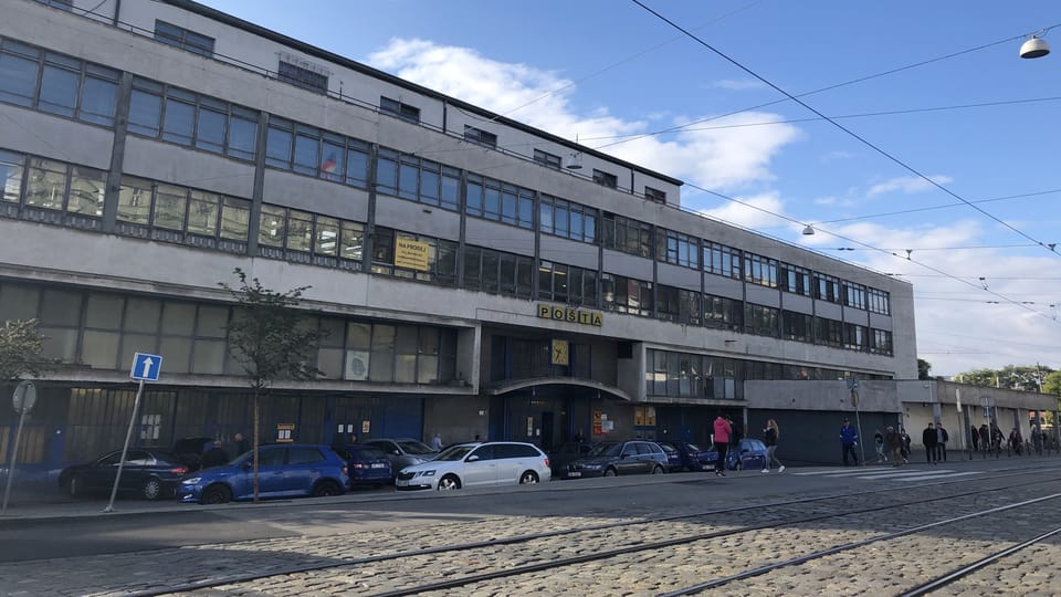 Budova České pošty na ulici Nádražní v Brně | Foto: Ludmila Opltová, Český rozhlas Budova České pošty na ulici Nádražní v Brně | Foto: Ludmila Opltová, Český rozhlas