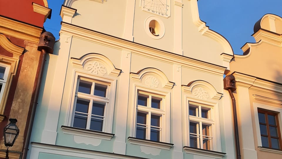 Dům čp. 49 na náměstí Zachariáše z Hradce, foto: Lenka Žižková Dům čp. 49 na náměstí Zachariáše z Hradce, foto: Lenka Žižková