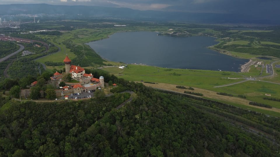 Hrad Hněvín a jezero Most | Foto: Vít Pohanka,  Radio Prague International