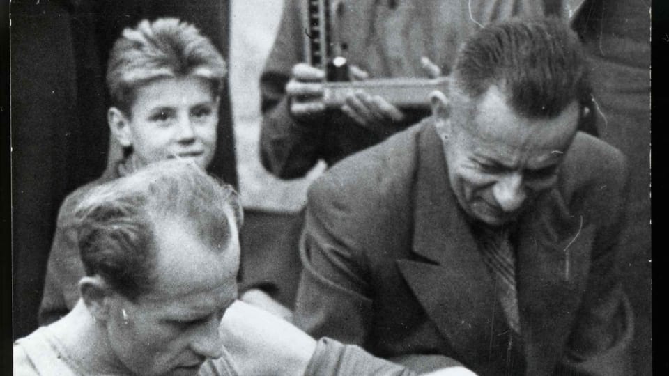 Josef Laufer a Emil Zátopek (kolem roku 1955) | Foto: e-Sbírky, Národní muzeum, CC BY 4.0 DEED Josef Laufer a Emil Zátopek (kolem roku 1955) | Foto: e-Sbírky, Národní muzeum, CC BY 4.0 DEED