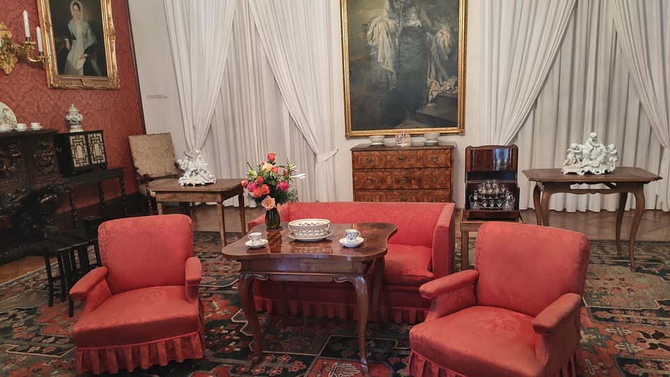 Červený salon, foto: Klára Stejskalová Červený salon, foto: Klára Stejskalová