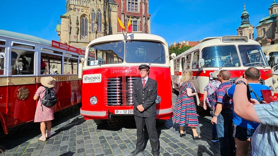 Na Staroměstském náměstí se sešly desítky profesionálních i amatérských fotografů | Foto: Klára Stejskalová, Radio Prague International Na Staroměstském náměstí se sešly desítky profesionálních i amatérských fotografů | Foto: Klára Stejskalová, Radio Prague International
