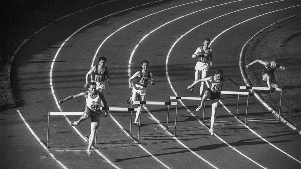 Překážky na 400 m,  1955 | Foto: Václav Chochola,  © Archiv B&M Chochola