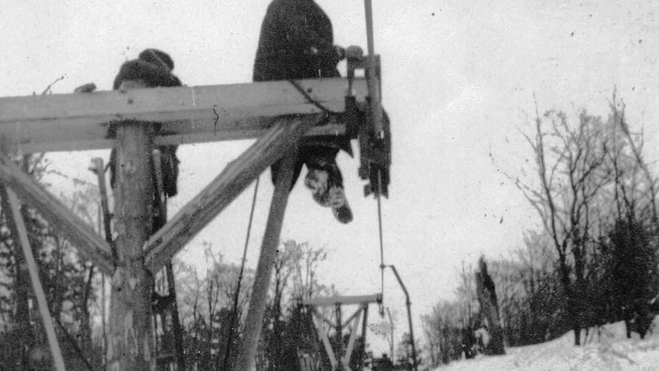 Montáž v roce 1940 | Foto: Archiv Jana Šrubaře / Podhorská jednota Radhošť