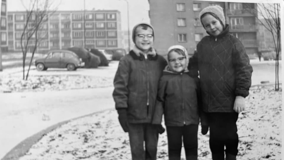 Noemi Prečanová  (vpravo) se svou sestrou a bratrem | Foto: soukromý archiv Noemi Prečanové