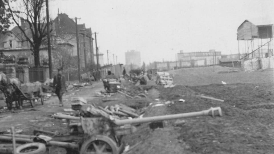 Fotografie z Ostravy-Zábřehu bezprostředně po osvobození | Foto: Statutární město Ostrava / Archiv města Ostravy Fotografie z Ostravy-Zábřehu bezprostředně po osvobození | Foto: Statutární město Ostrava / Archiv města Ostravy