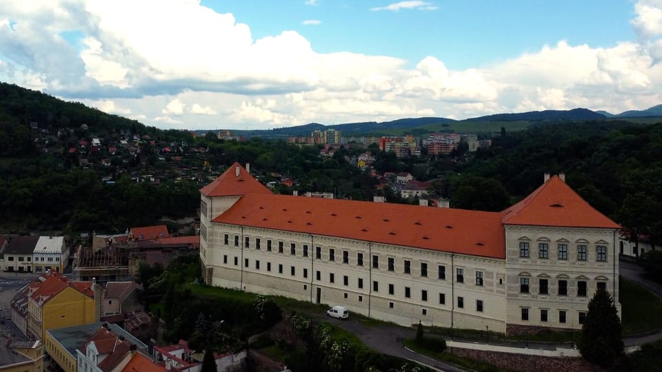 Lobkowiczký zámek v Bílině. Zakladatelkou lázní byla kněžna Eleaonora | Foto: Vít Pohanka, Radio Prague International Lobkowiczký zámek v Bílině. Zakladatelkou lázní byla kněžna Eleaonora | Foto: Vít Pohanka, Radio Prague International