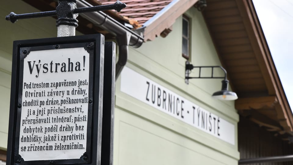 V Zubrnicích se podařilo shromáždit řadu zajímavých artefaktů. Z bezpečnostních důvodů ale bývají vystaveny repliky | Foto: Břetislav Tureček,  Radio Prague International