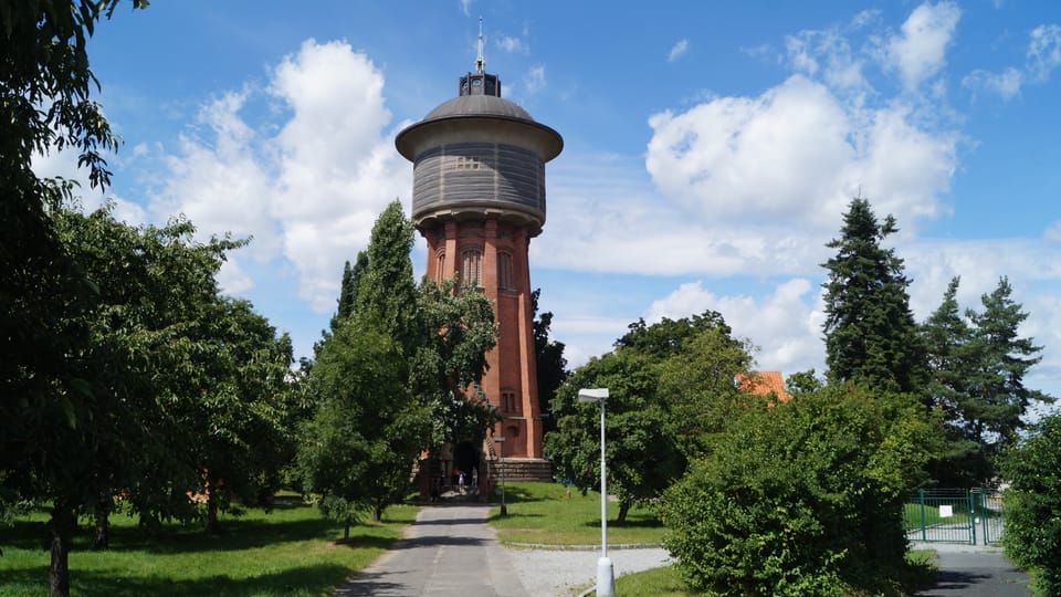 Jan Kotěra navrhl v letech 1906 až 1907 architektonickou úpravu všech budov vodárenské soustavy v Praze 4 – Michli, jehož součástí je i tzv. vršovická vodárna (na snímku) | Foto: Miloš Turek, Radio Prague International Jan Kotěra navrhl v letech 1906 až 1907 architektonickou úpravu všech budov vodárenské soustavy v Praze 4 – Michli, jehož součástí je i tzv. vršovická vodárna (na snímku) | Foto: Miloš Turek, Radio Prague International
