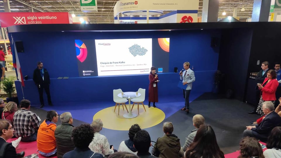 Vystoupení Kateřiny Chromkové a Martina Krafla z Českého literárního centra (CzechLit) | Foto: Daniel Ordóñez, Radio Prague International Vystoupení Kateřiny Chromkové a Martina Krafla z Českého literárního centra (CzechLit) | Foto: Daniel Ordóñez, Radio Prague International