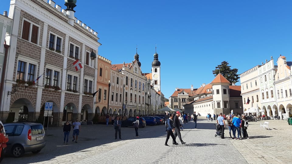 Radnice, kostel Jména Ježíš a zámek, foto: Lenka Žižková Radnice, kostel Jména Ježíš a zámek, foto: Lenka Žižková