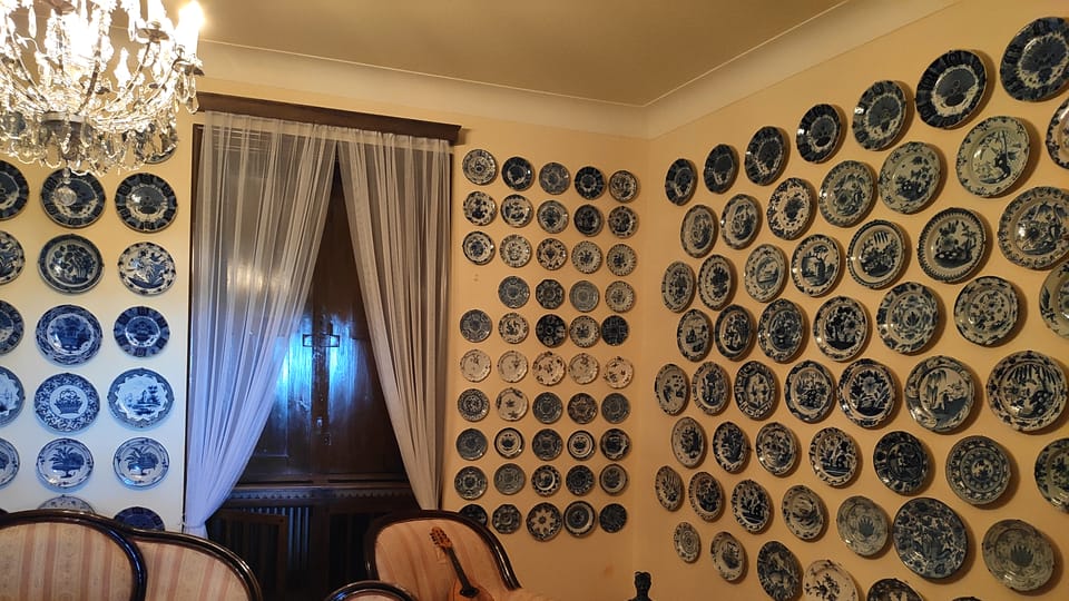 Talířový pokoj, foto: Klára Stejskalová Talířový pokoj, foto: Klára Stejskalová