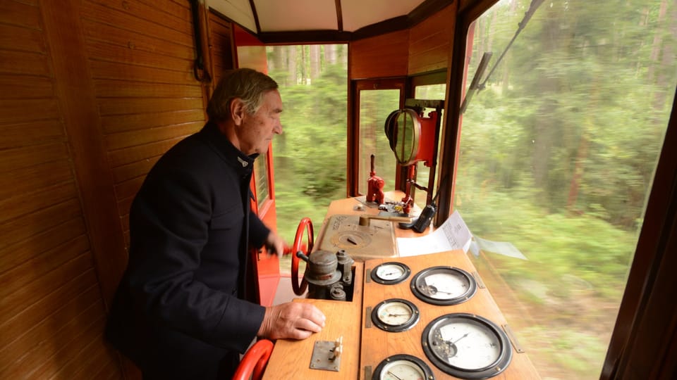 Stanoviště strojvedoucího na Křižíkově Elince, tedy motorovém vozu EM 400.001 | Foto: Břetislav Tureček, Radio Prague International Stanoviště strojvedoucího na Křižíkově Elince, tedy motorovém vozu EM 400.001 | Foto: Břetislav Tureček, Radio Prague International