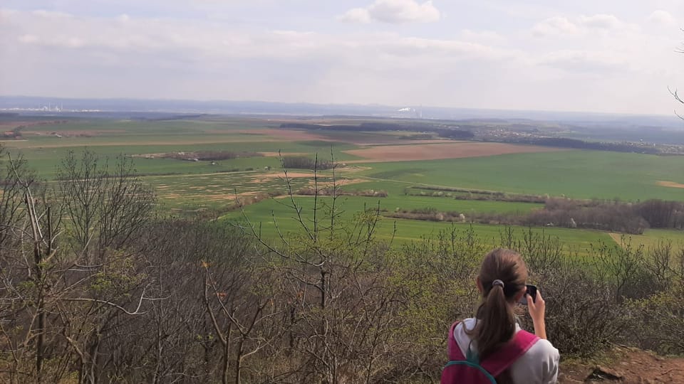 Jedna z vyhlídek z hory Říp | Foto: Lenka Žižková, Radio Prague International Jedna z vyhlídek z hory Říp | Foto: Lenka Žižková, Radio Prague International
