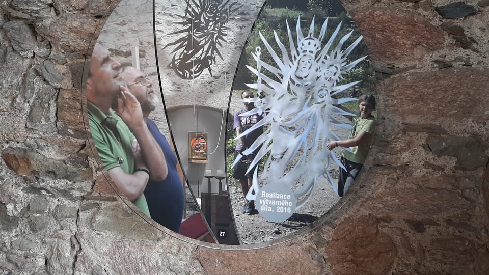 Schodiště kostelních věží s fotografiemi průběhu rekonstrukce kostela, foto: Lenka Žižková Schodiště kostelních věží s fotografiemi průběhu rekonstrukce kostela, foto: Lenka Žižková