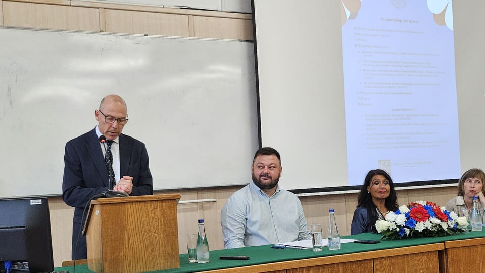 Velvyslanec Bondy na zahájení oslav 100.výročí bohemistiky v Bělehradě | Foto: Klára Stejskalová,  Radio Prague International