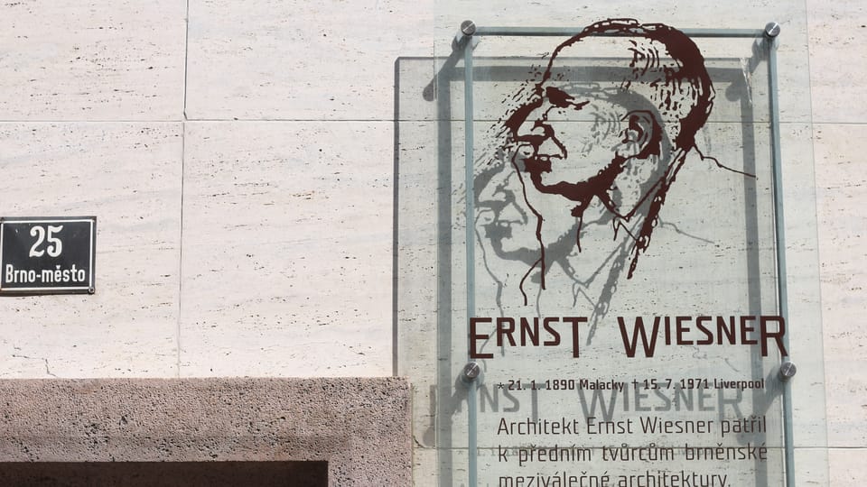 Ernst Wiesner, pamětní deska architekta | Foto: Ludmila Opltová, Český rozhlas Ernst Wiesner, pamětní deska architekta | Foto: Ludmila Opltová, Český rozhlas