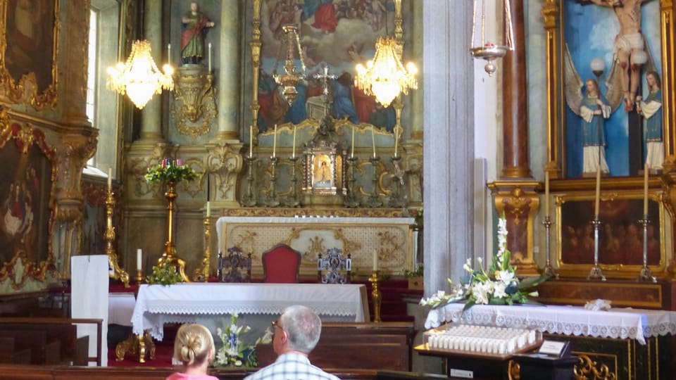 Kostel Nanebevzetí Panny Marie v Monte je skromný svatostánek, který využívají i návštěvníci ostrova Madeira | Foto: Petr Lukeš Kostel Nanebevzetí Panny Marie v Monte je skromný svatostánek, který využívají i návštěvníci ostrova Madeira | Foto: Petr Lukeš