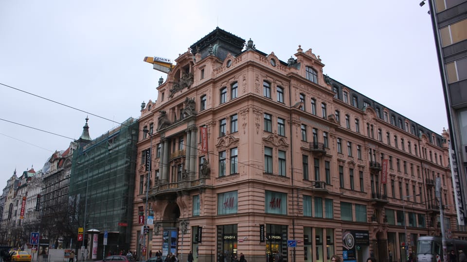 Budova Assicurazioni Generali dodnes stojí na rohu Václavského náměstí a Jindřišské ulice | Foto: Štěpánka Budková, Radio Prague International Budova Assicurazioni Generali dodnes stojí na rohu Václavského náměstí a Jindřišské ulice | Foto: Štěpánka Budková, Radio Prague International