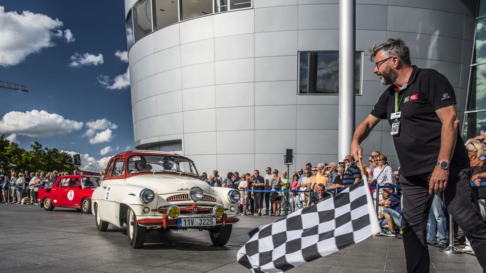 Šest vozů ŠKODA na trati „Mille Miglia Východu“ | Foto: Škoda Auto Šest vozů ŠKODA na trati „Mille Miglia Východu“ | Foto: Škoda Auto