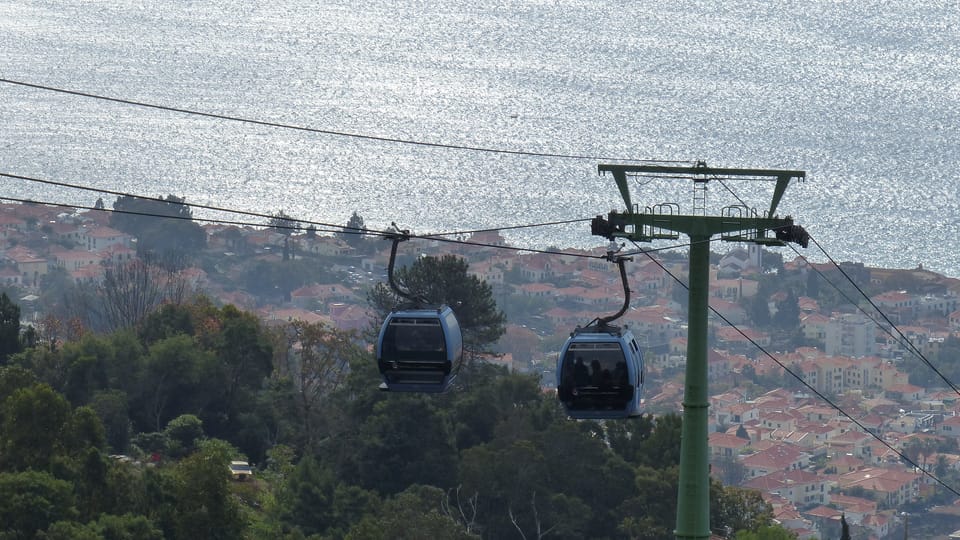 Původní ves Monte je ve výšce 700 metrů nad Funchalem. Tuto vzdálenost dnes překoná kabinová lanovka za 15 minut. Dříve výstup na Monte trval půl dne. | Foto: Petr Lukeš Původní ves Monte je ve výšce 700 metrů nad Funchalem. Tuto vzdálenost dnes překoná kabinová lanovka za 15 minut. Dříve výstup na Monte trval půl dne. | Foto: Petr Lukeš
