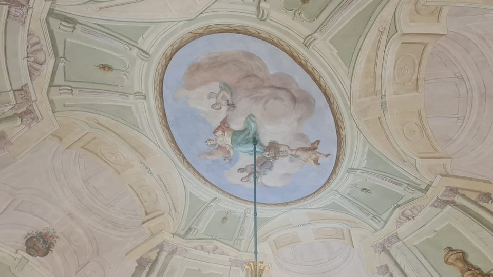 Opravy včetně nástěnných maleb na Stekníku stále pokračují | Foto: Klára Stejskalová, Radio Prague International Opravy včetně nástěnných maleb na Stekníku stále pokračují | Foto: Klára Stejskalová, Radio Prague International