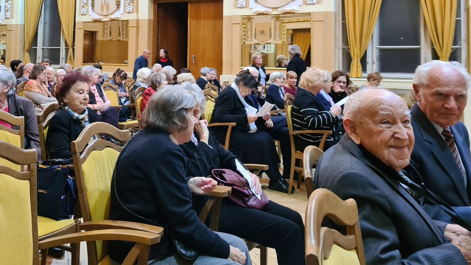 Tradičního vánočního setkání se účastní hlavně starší generace | Foto: Klára Stejskalová, Radio Prague International Tradičního vánočního setkání se účastní hlavně starší generace | Foto: Klára Stejskalová, Radio Prague International