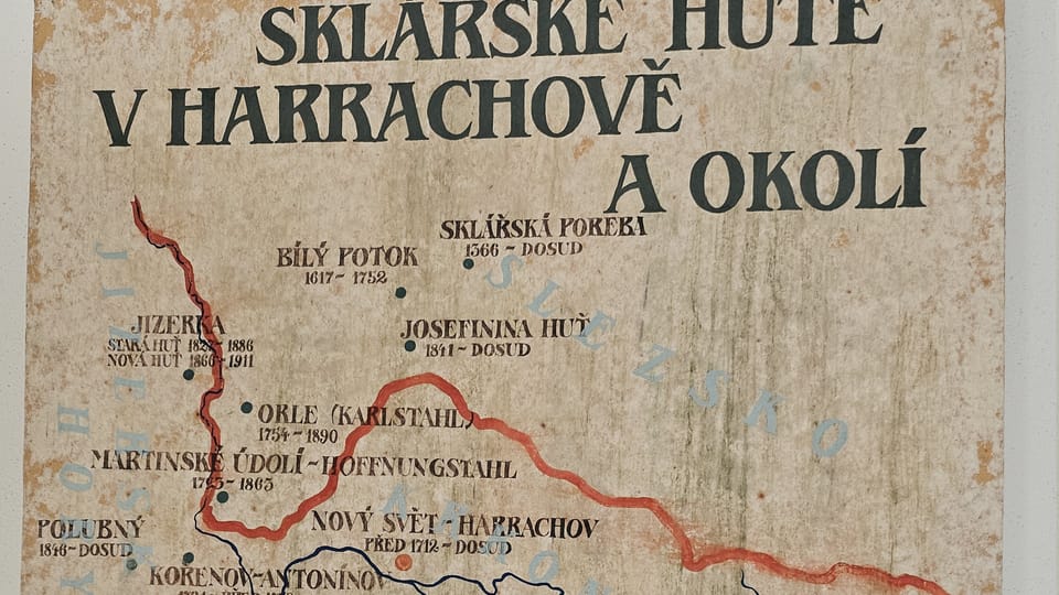 Mapa sklářských hutí v okolí Harrachova | Foto: Klára Stejskalová, Radio Prague International Mapa sklářských hutí v okolí Harrachova | Foto: Klára Stejskalová, Radio Prague International