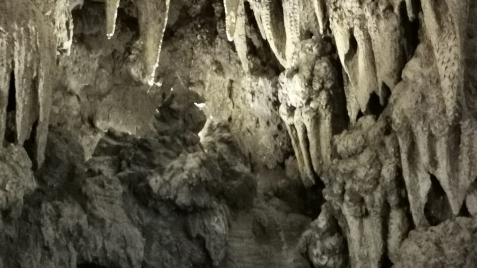 Umělá jeskyně Grotta s četnými krápníky | Foto: Petr Lukeš, Radio Prague International Umělá jeskyně Grotta s četnými krápníky | Foto: Petr Lukeš, Radio Prague International