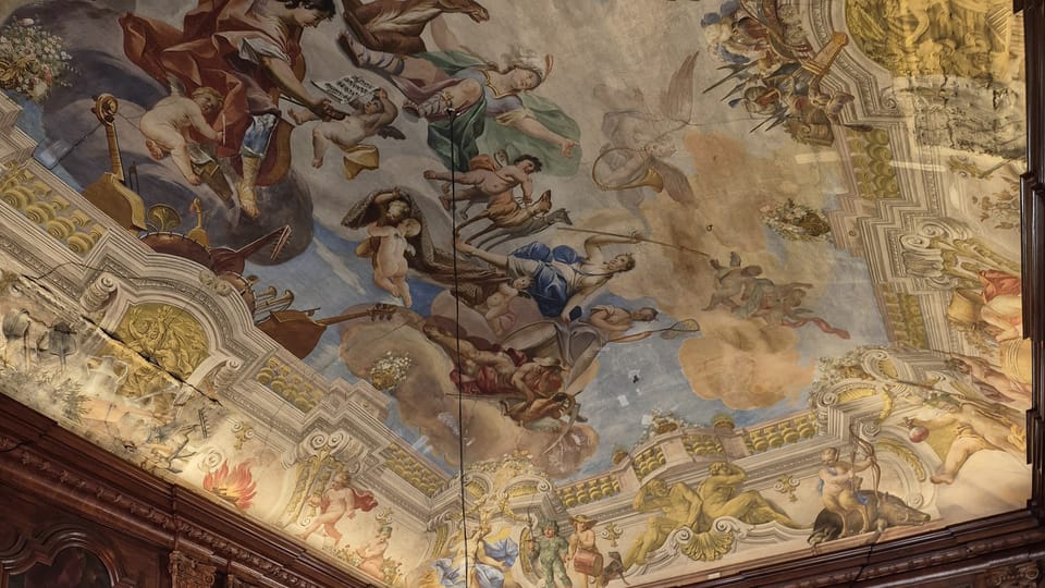 Unikátní iluzívní nástropní fresku v hlavním sále namaloval boloňský umělec Francesco Maria Francia | Foto: Petr Lukeš,  Radio Prague International