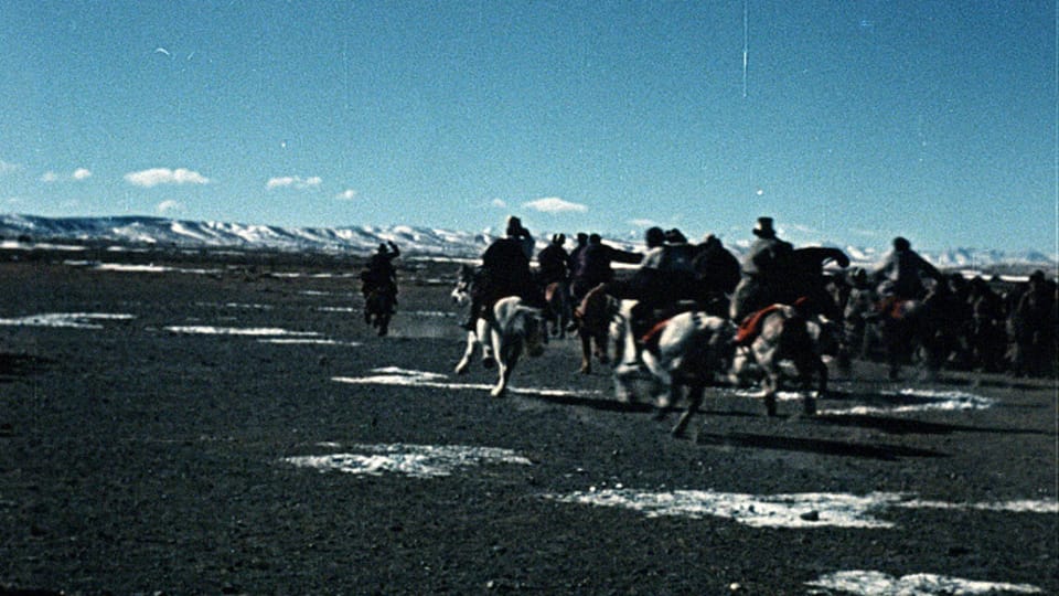 'Cesta vede do Tibetu', foto: © Dech hor / NFA 'Cesta vede do Tibetu', foto: © Dech hor / NFA