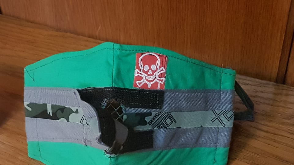 Rouška umožňující pití nápojů, foto: Zdeňka Kuchyňová Rouška umožňující pití nápojů, foto: Zdeňka Kuchyňová