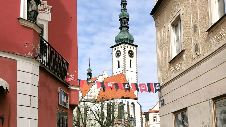 Na Žižkovo náměstí vede úzká ulička | Foto: Petr Lukeš, Radio Prague International Na Žižkovo náměstí vede úzká ulička | Foto: Petr Lukeš, Radio Prague International