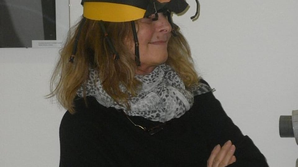 Kateřina Ebelová předvádí jednu z masek, foto: Zdeňka Kuchyňová Kateřina Ebelová předvádí jednu z masek, foto: Zdeňka Kuchyňová