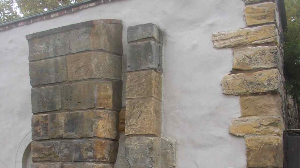 Pozůstatky gotické brány Špička, foto: Miaow Miaow, Wikimedia Commons, CC0 Pozůstatky gotické brány Špička, foto: Miaow Miaow, Wikimedia Commons, CC0
