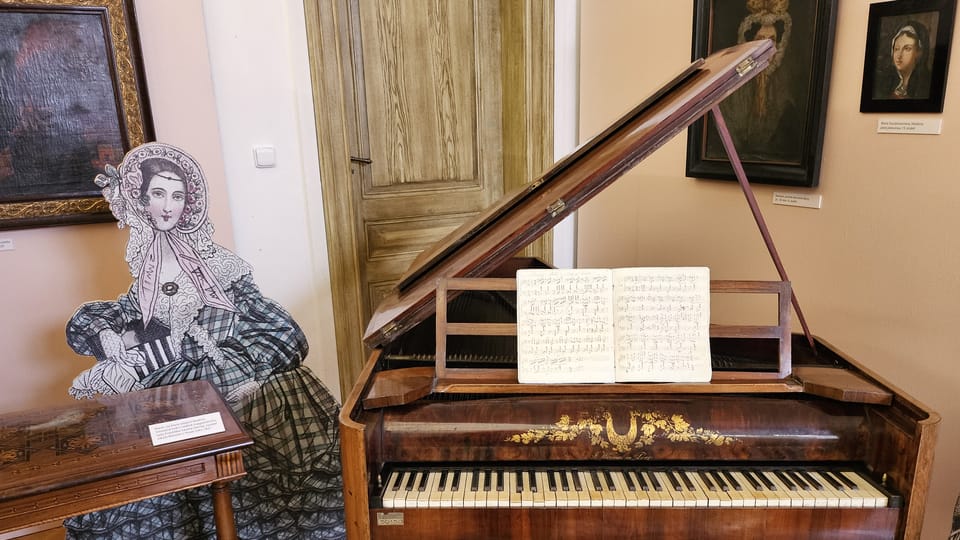 Klavír, na který údajně Smetana hrál v rodině rady Demla | Foto: Klára Stejskalová, Radio Prague International Klavír, na který údajně Smetana hrál v rodině rady Demla | Foto: Klára Stejskalová, Radio Prague International