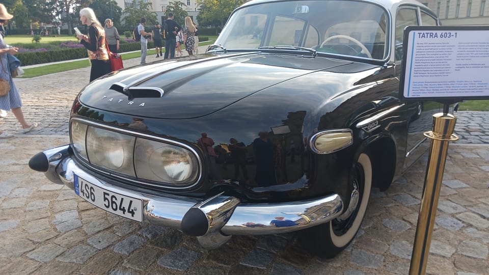Vozidlo Tatra 603-1 sloužilo v 60. letech 20. století na Ministerstvu paliv a energetiky | Foto: Lenka Žižková, Radio Prague International Vozidlo Tatra 603-1 sloužilo v 60. letech 20. století na Ministerstvu paliv a energetiky | Foto: Lenka Žižková, Radio Prague International