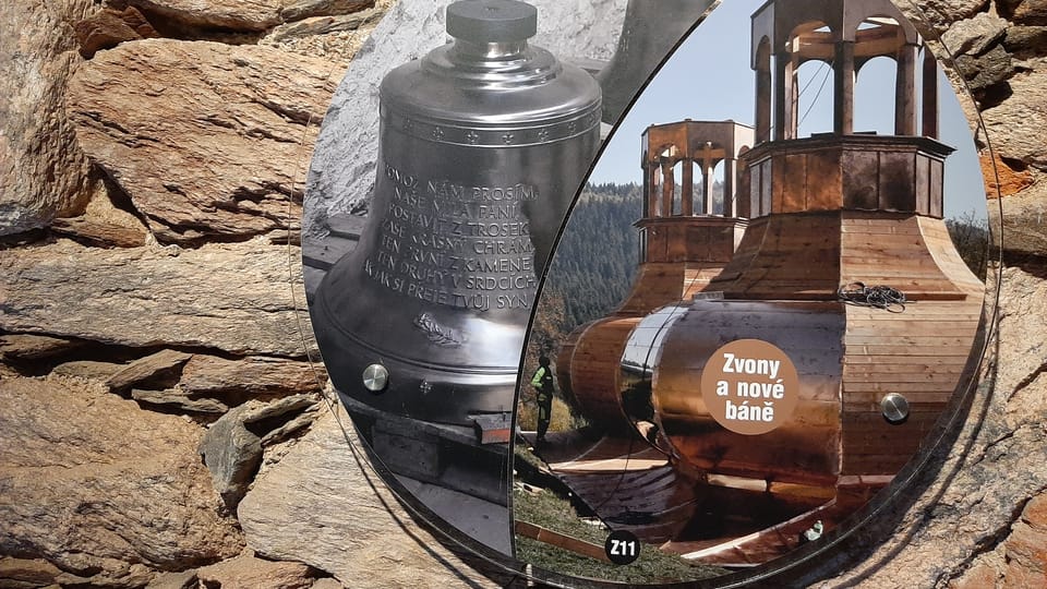 Schodiště kostelních věží s fotografiemi průběhu rekonstrukce kostela, foto: Lenka Žižková Schodiště kostelních věží s fotografiemi průběhu rekonstrukce kostela, foto: Lenka Žižková