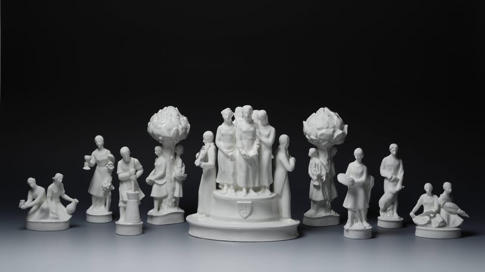 Soubor porcelánových figurek z 20. a 30. let 20.století,  foto: © Správa Pražského hradu,  Jan Gloc