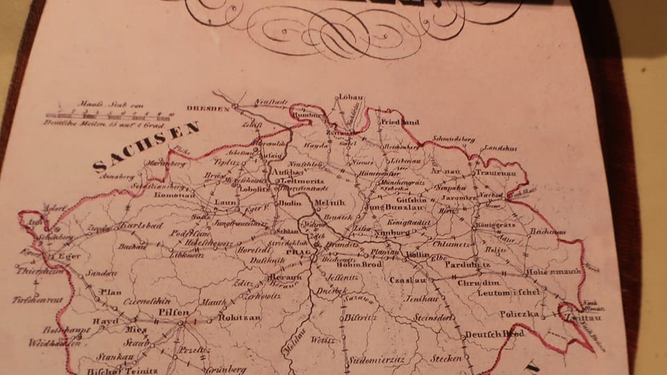 Nástěnný kalendář pražských pokojských na rok 1839, foto: Martina Schneibergová Nástěnný kalendář pražských pokojských na rok 1839, foto: Martina Schneibergová
