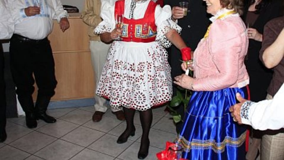 Poslanec SNR František Mikloško s manželkou (jeden s kandidátů na prezidenta SR) Poslanec SNR František Mikloško s manželkou (jeden s kandidátů na prezidenta SR)