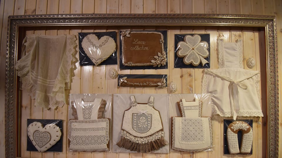 Stěny muzea zdobí perníky, které vypadají spíše jako krajka než pečivo, foto: Ondřej Tomšů Stěny muzea zdobí perníky, které vypadají spíše jako krajka než pečivo, foto: Ondřej Tomšů
